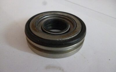 0397186  OIL RETAINER AND SEAL