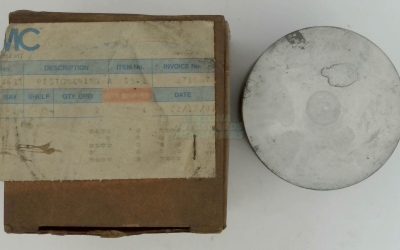 0437411 NOS OMC Johnson Evinrude Piston